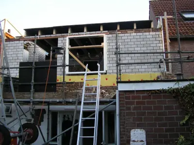 Achtergevel, schoorsteen en dakwerk door BMW Bouw &ndash; foto 4 van 13